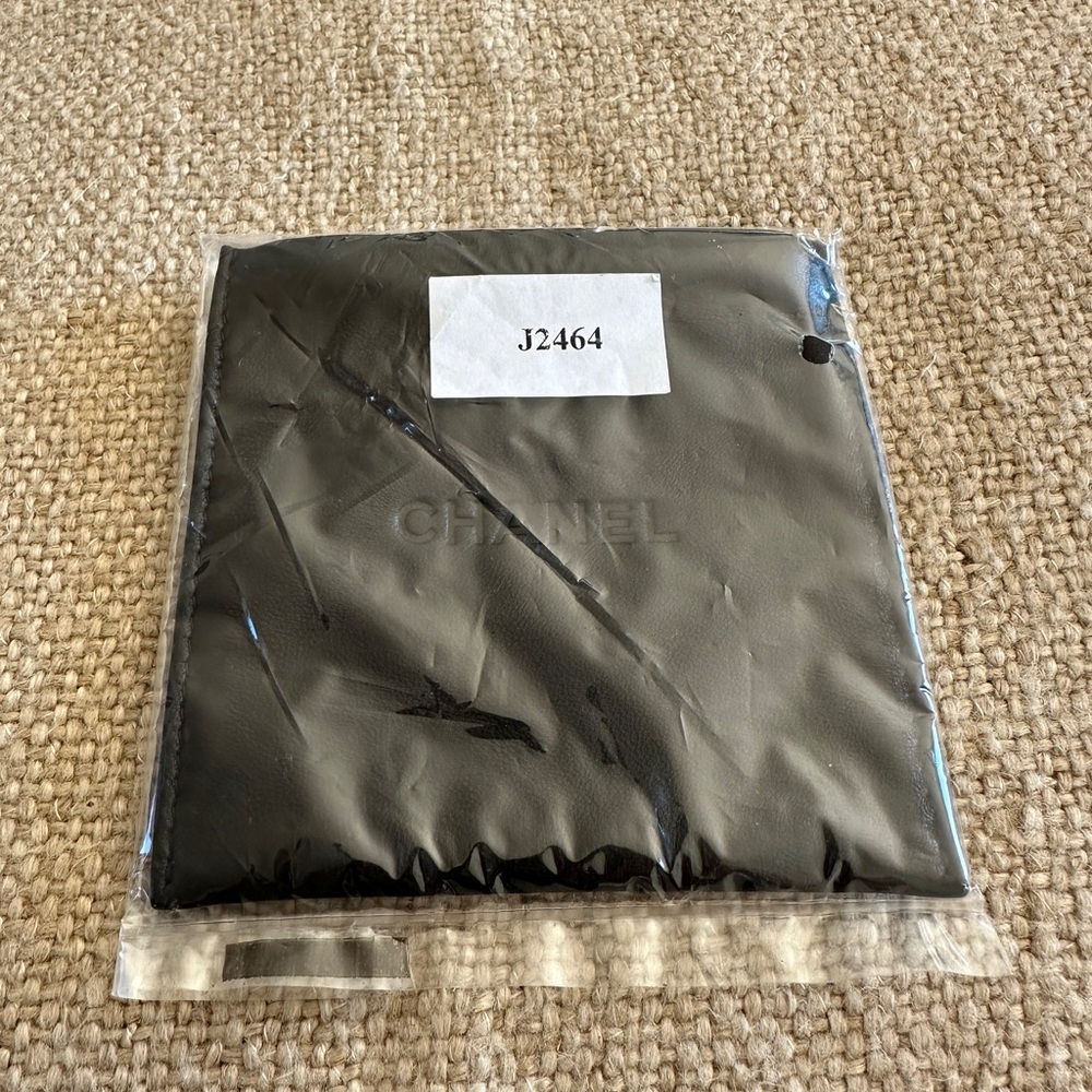 100% Authentic NWT CHANEL Lambskin Large Travel Jewelry Pocket Square Pouch - Picture 6 of 6